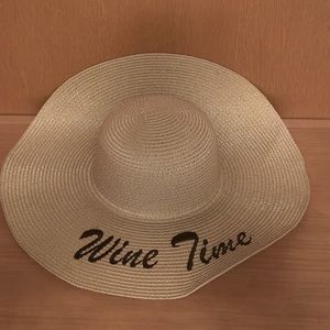 Cute sun hat ‘Wine Time’